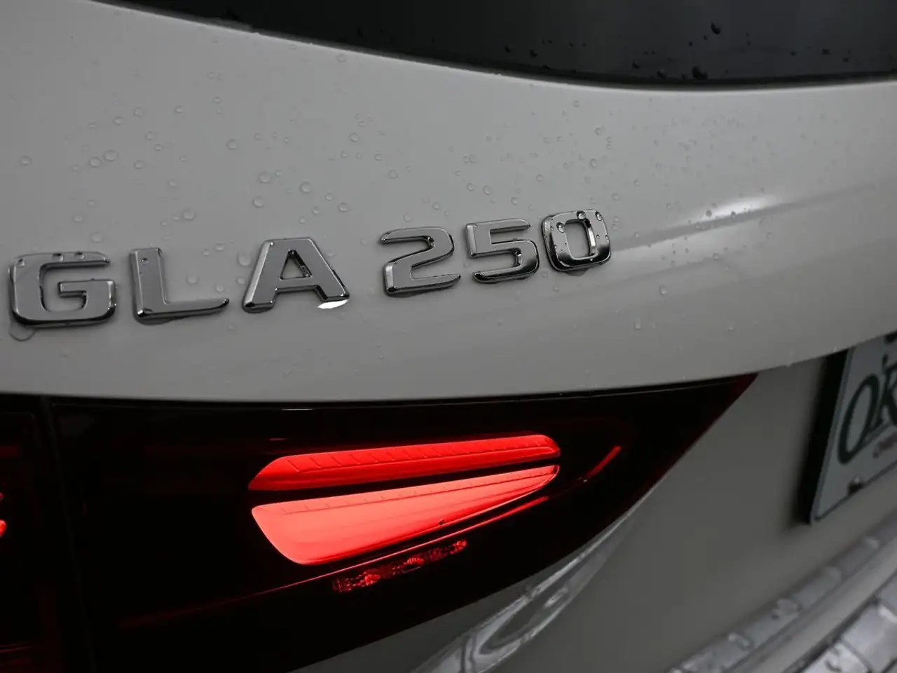 Mercedes-Benz GLA снимка Mercedes-Benz GLA