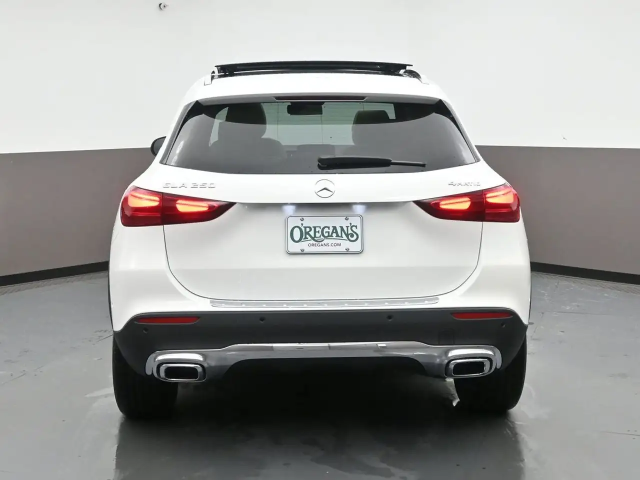 Mercedes-Benz GLA снимка Mercedes-Benz GLA