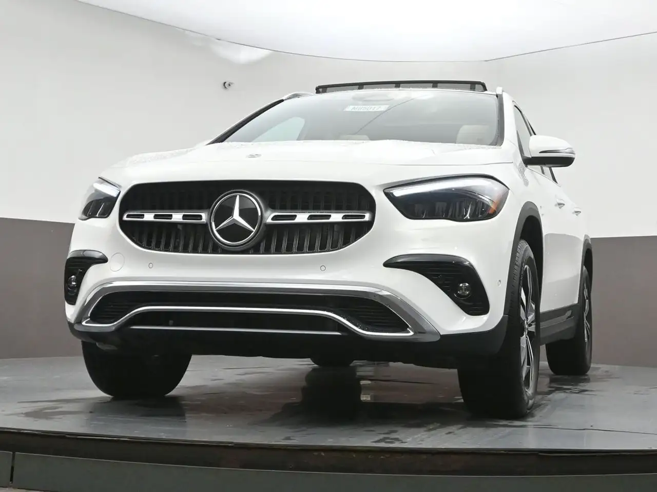 Mercedes-Benz GLA снимка Mercedes-Benz GLA