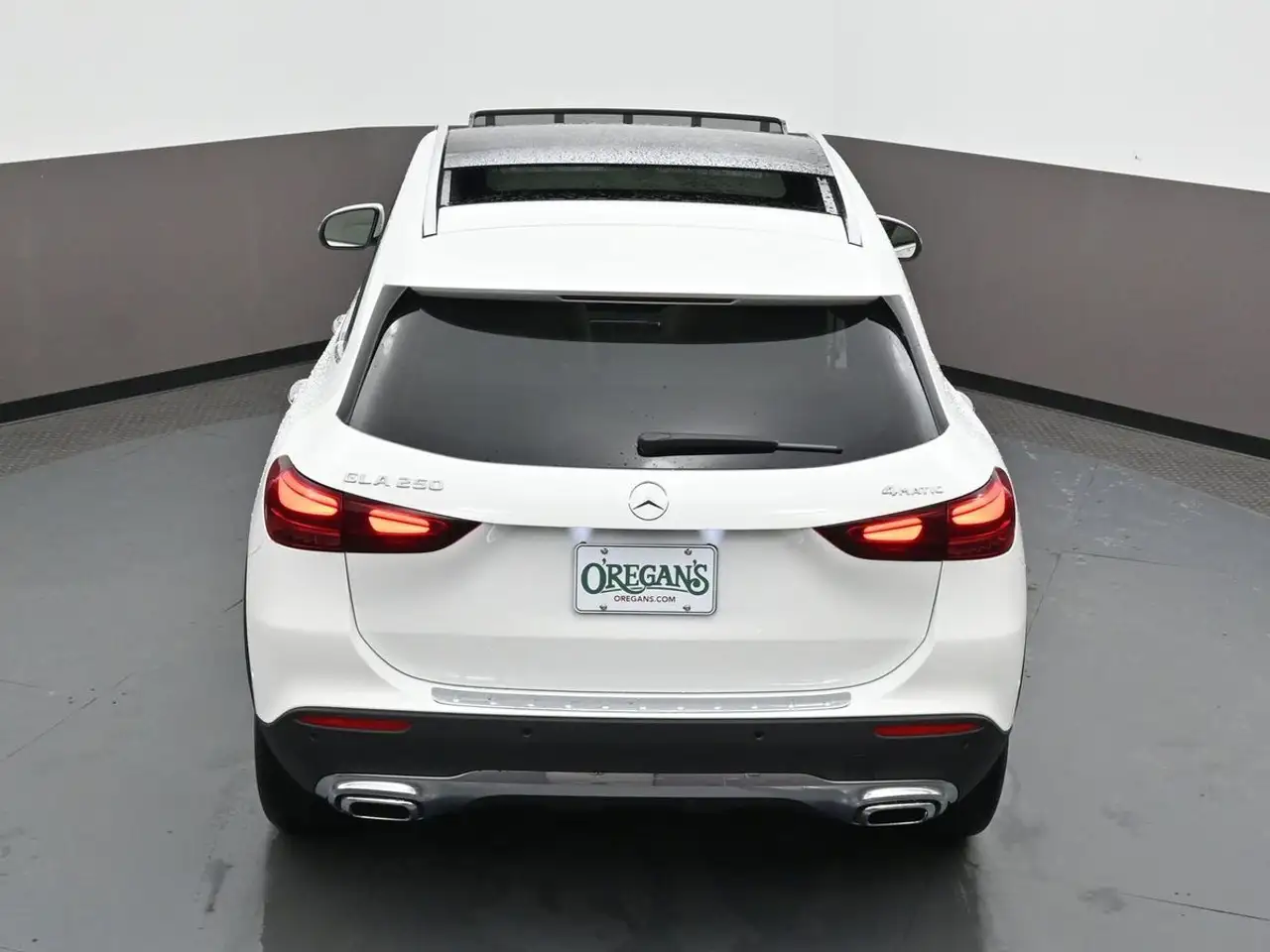 Mercedes-Benz GLA снимка Mercedes-Benz GLA