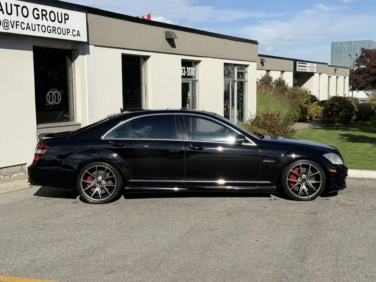 Mercedes-Benz S-Class снимка Mercedes-Benz S-Class