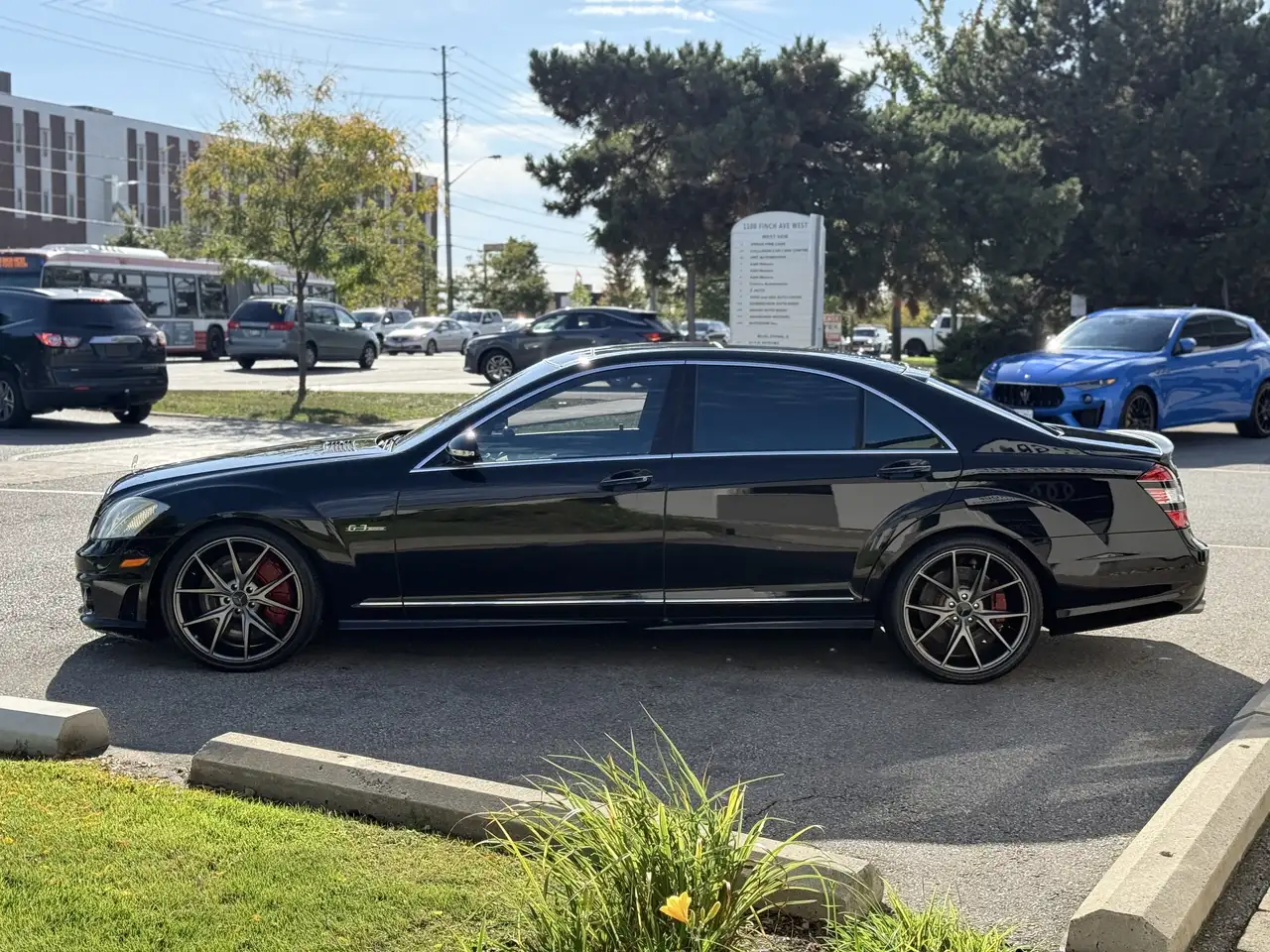 Mercedes-Benz S-Class снимка Mercedes-Benz S-Class