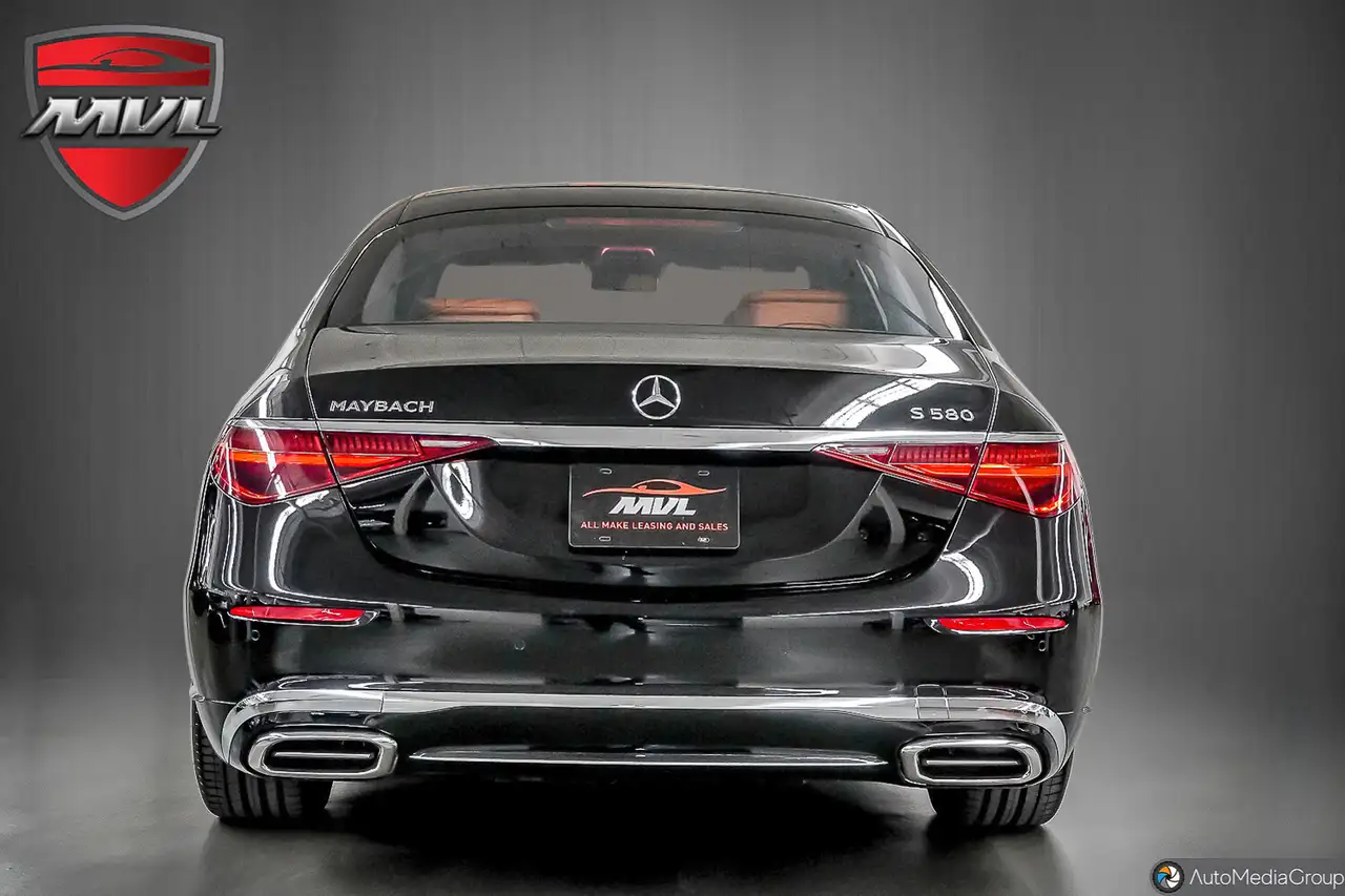 Mercedes-Benz S-Class снимка Mercedes-Benz S-Class