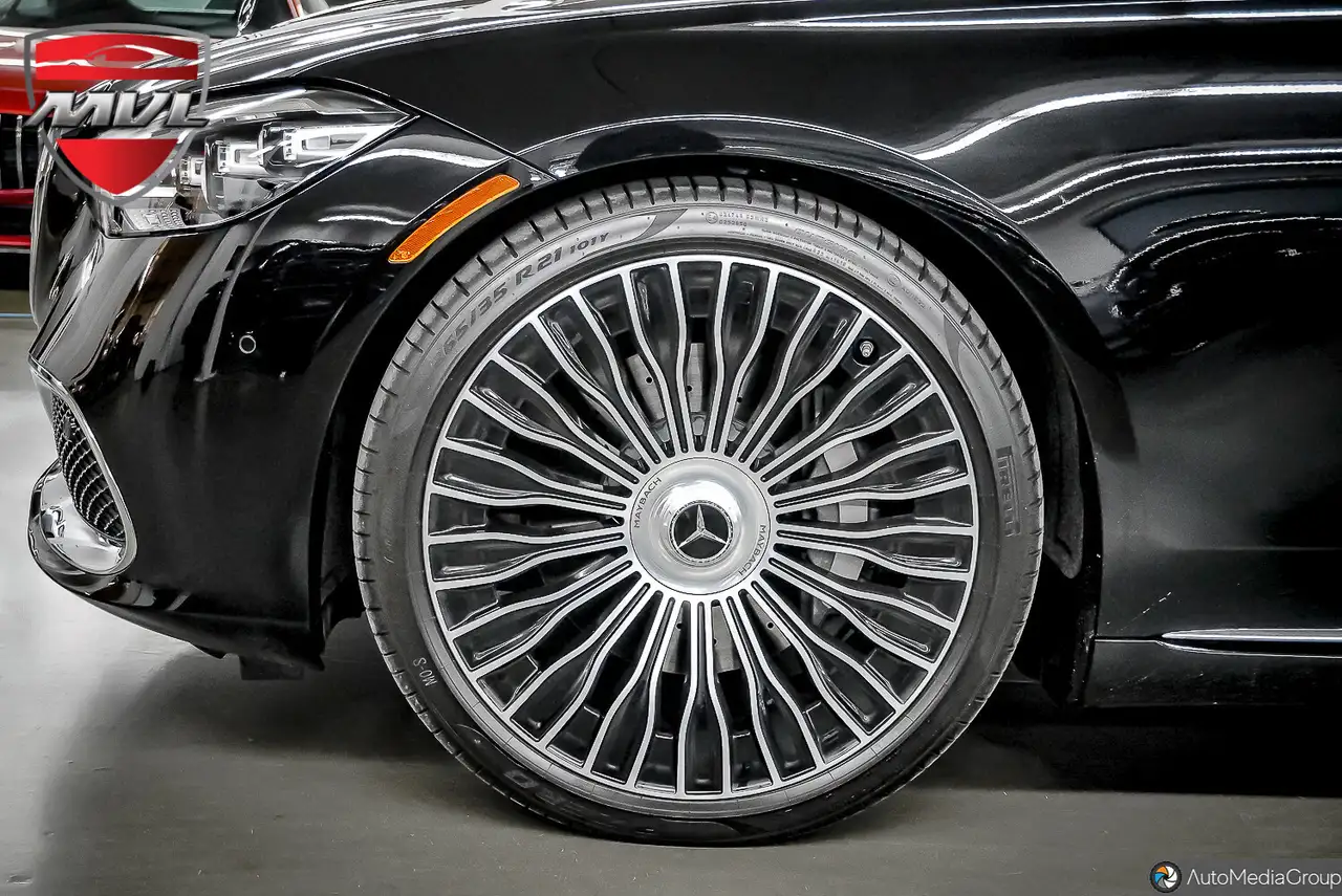 Mercedes-Benz S-Class снимка Mercedes-Benz S-Class