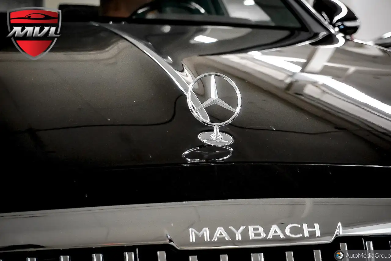 Mercedes-Benz S-Class снимка Mercedes-Benz S-Class