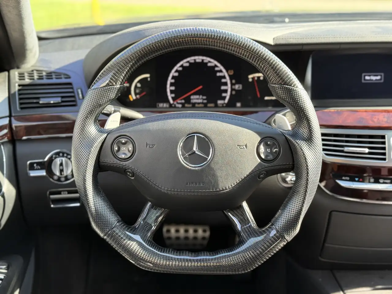 Mercedes-Benz S-Class снимка Mercedes-Benz S-Class