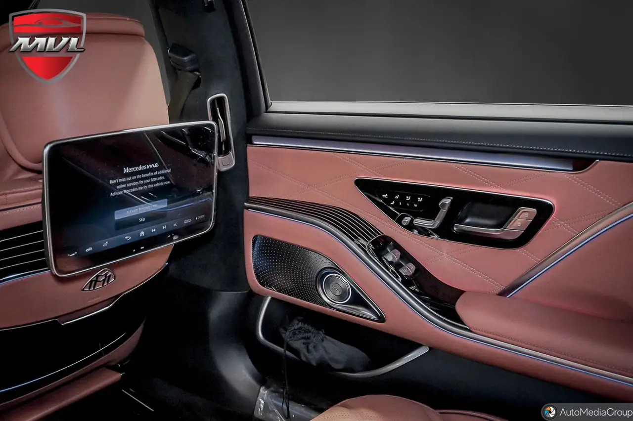 Mercedes-Benz S-Class снимка Mercedes-Benz S-Class