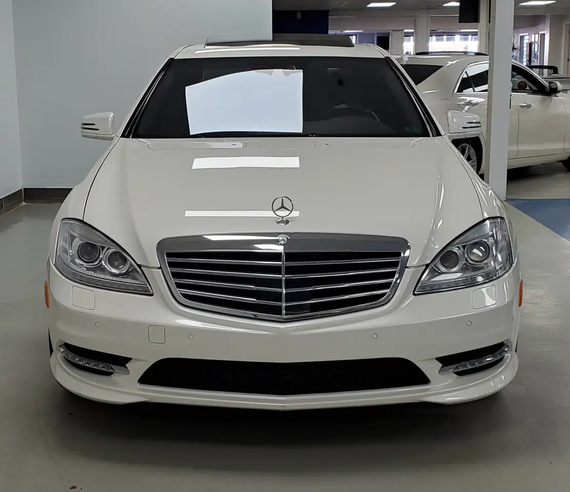 Mercedes-Benz S-Class снимка Mercedes-Benz S-Class