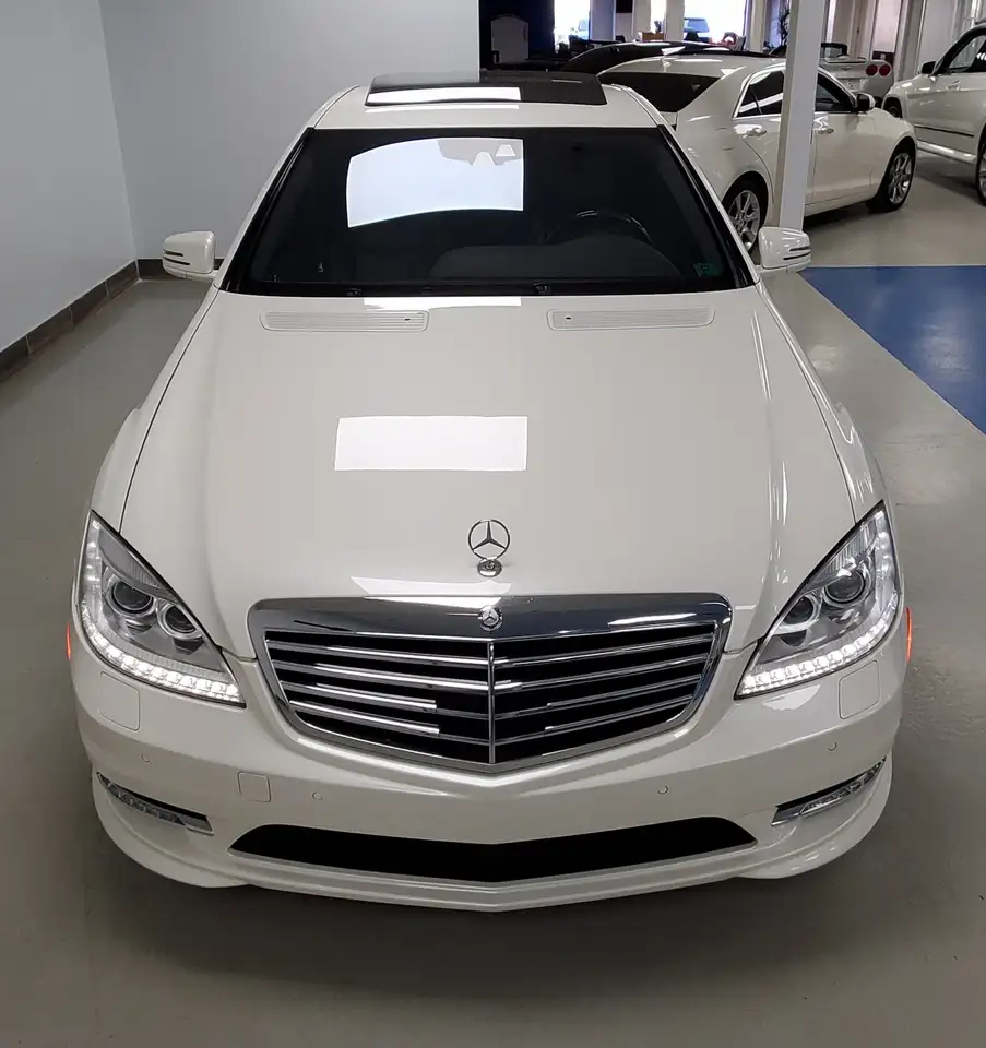 Mercedes-Benz S-Class снимка Mercedes-Benz S-Class
