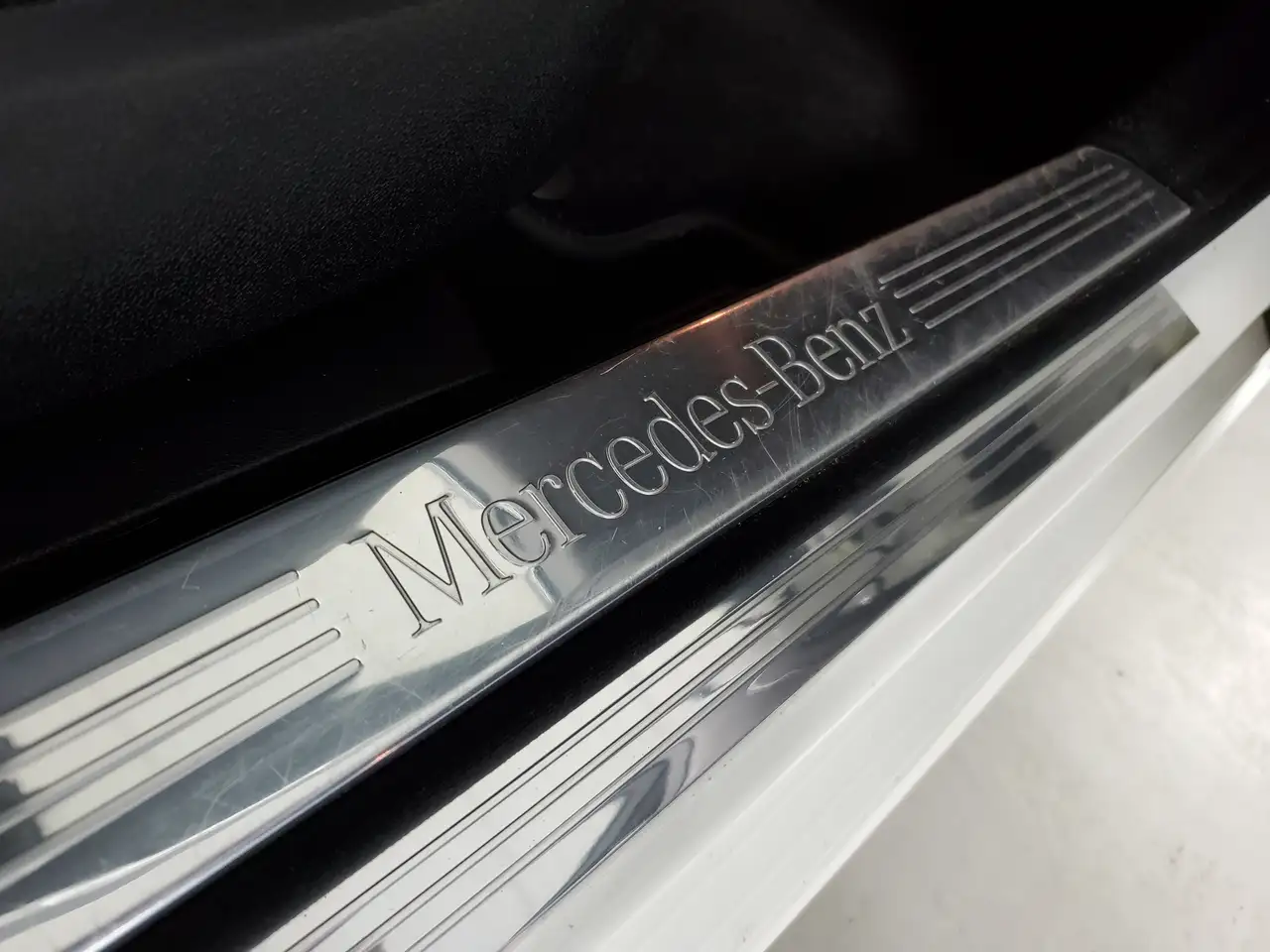 Mercedes-Benz S-Class снимка Mercedes-Benz S-Class