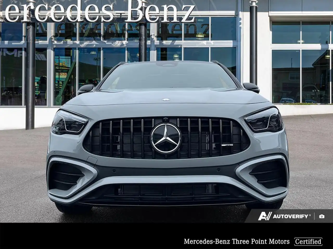 Mercedes-Benz GLA снимка Mercedes-Benz GLA