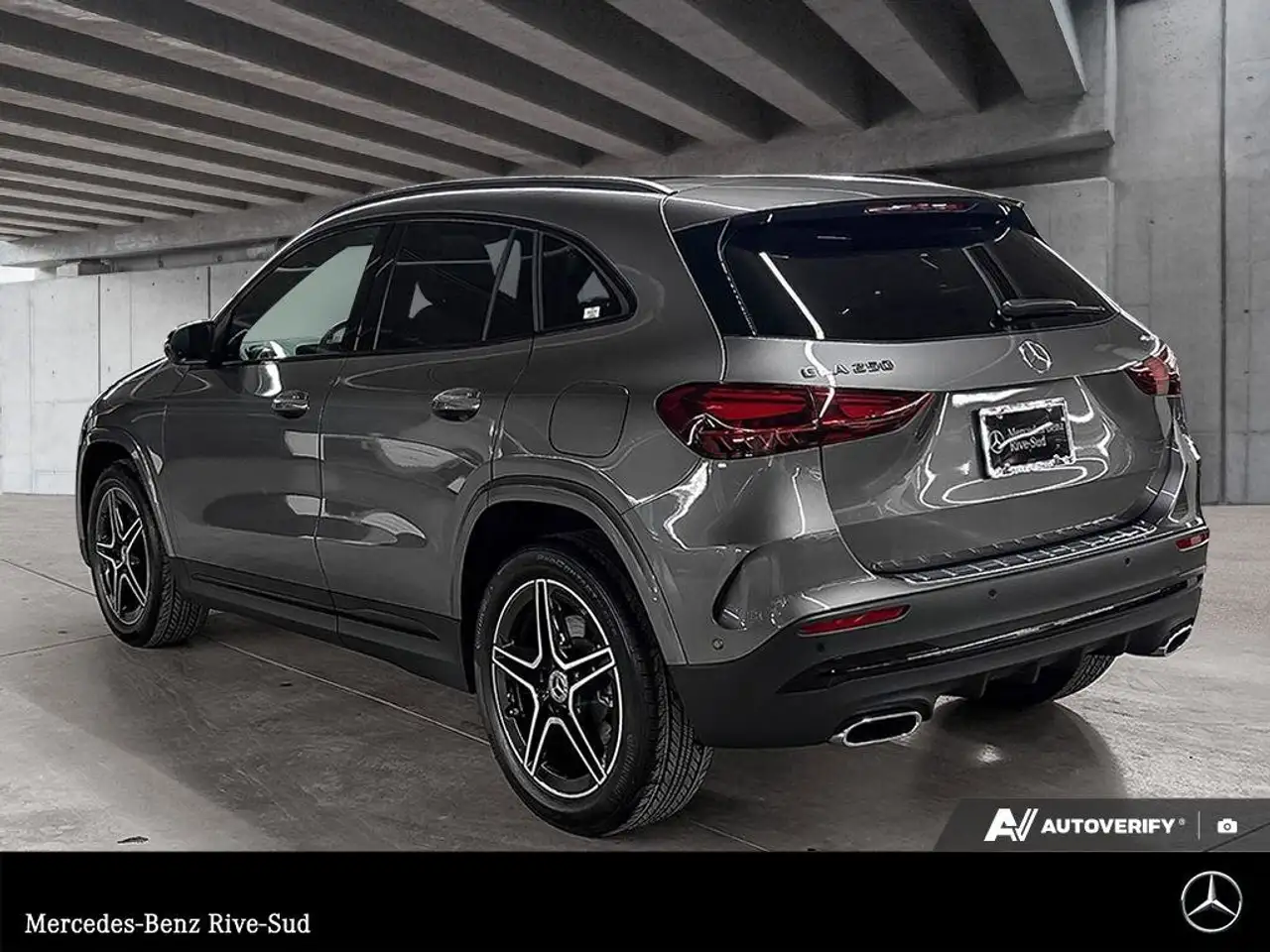 Mercedes-Benz GLA снимка Mercedes-Benz GLA