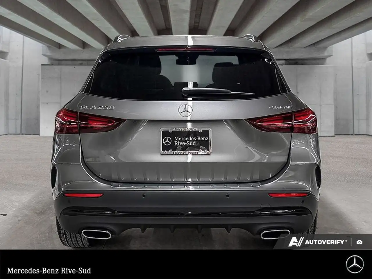 Mercedes-Benz GLA снимка Mercedes-Benz GLA