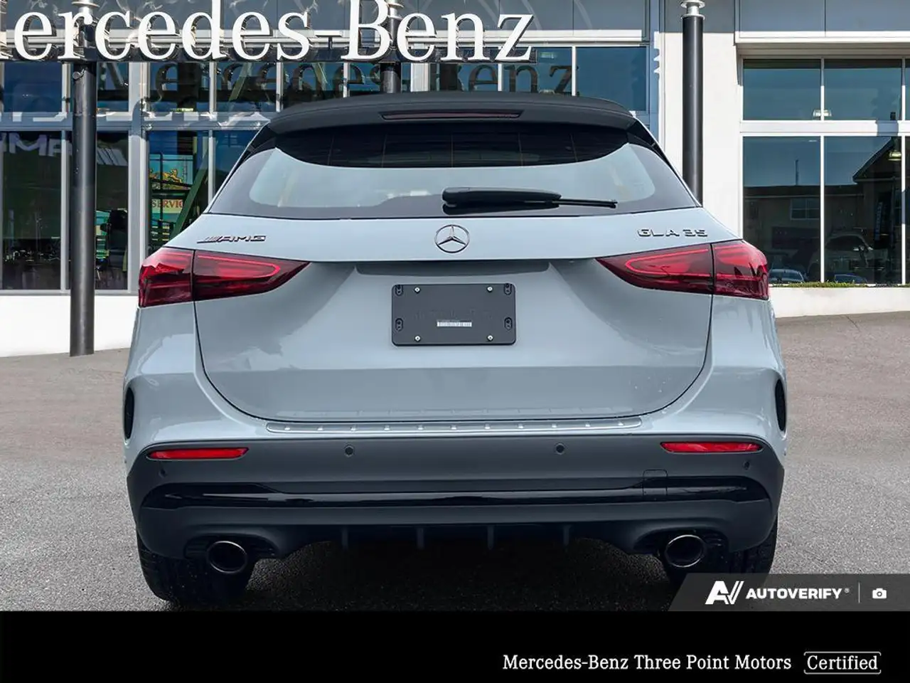 Mercedes-Benz GLA снимка Mercedes-Benz GLA