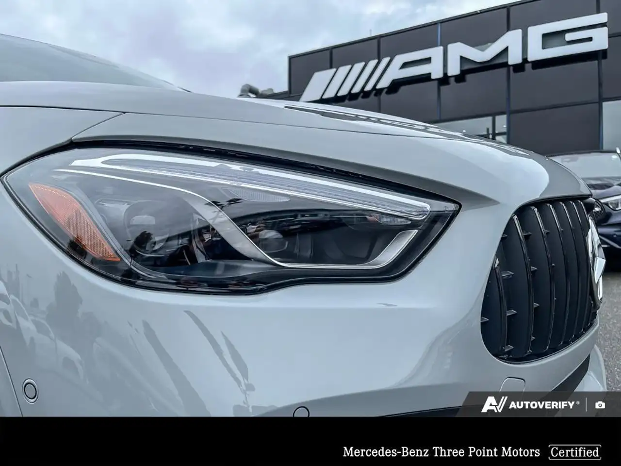 Mercedes-Benz GLA снимка Mercedes-Benz GLA