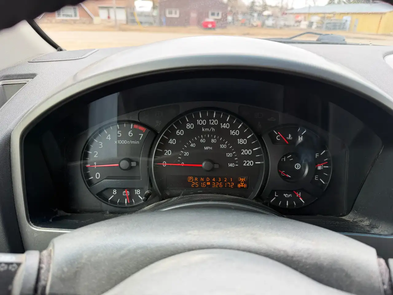 Nissan Titan снимка Nissan Titan