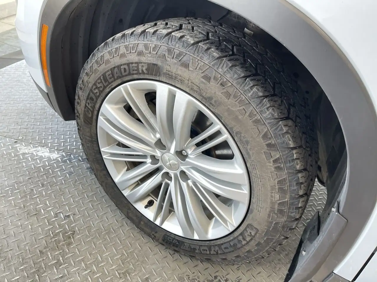 Mitsubishi Outlander снимка Mitsubishi Outlander
