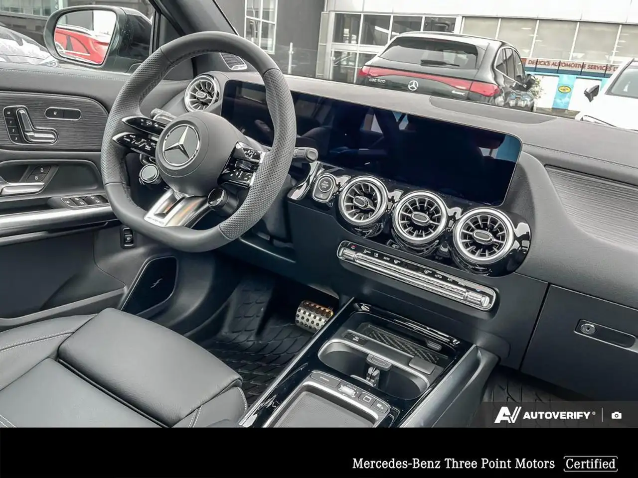 Mercedes-Benz GLA снимка Mercedes-Benz GLA