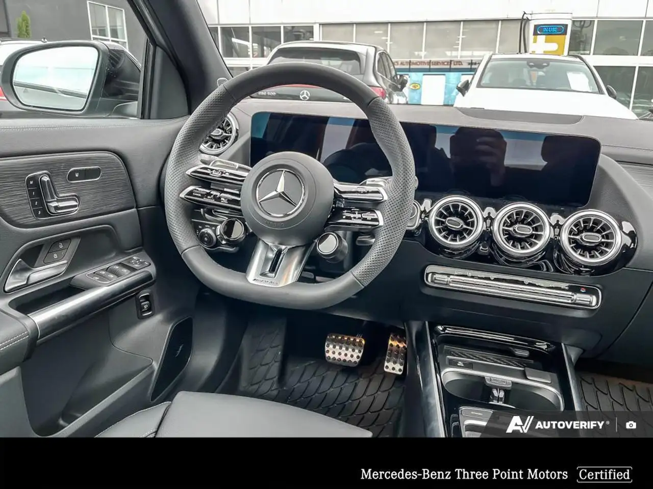 Mercedes-Benz GLA снимка Mercedes-Benz GLA