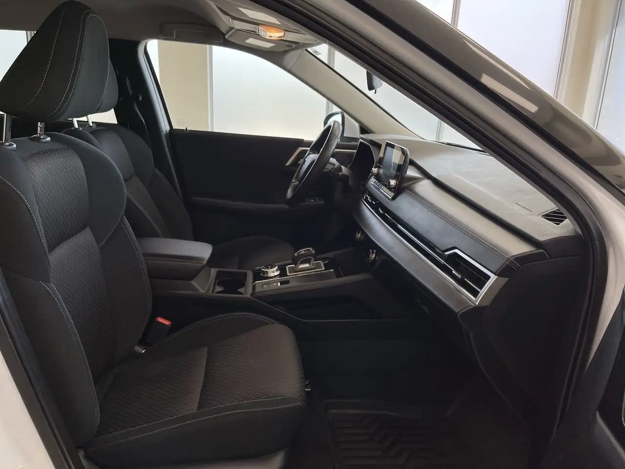 Mitsubishi Outlander снимка Mitsubishi Outlander