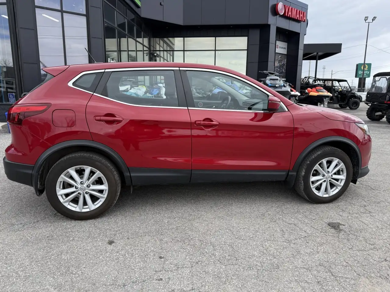Nissan Qashqai снимка Nissan Qashqai