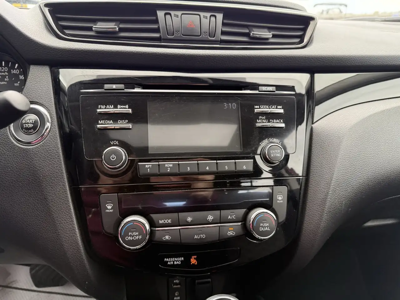 Nissan Qashqai снимка Nissan Qashqai