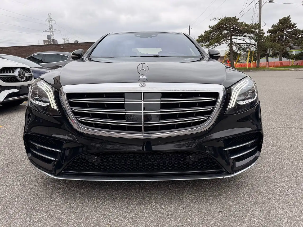 Mercedes-Benz S-Class снимка Mercedes-Benz S-Class