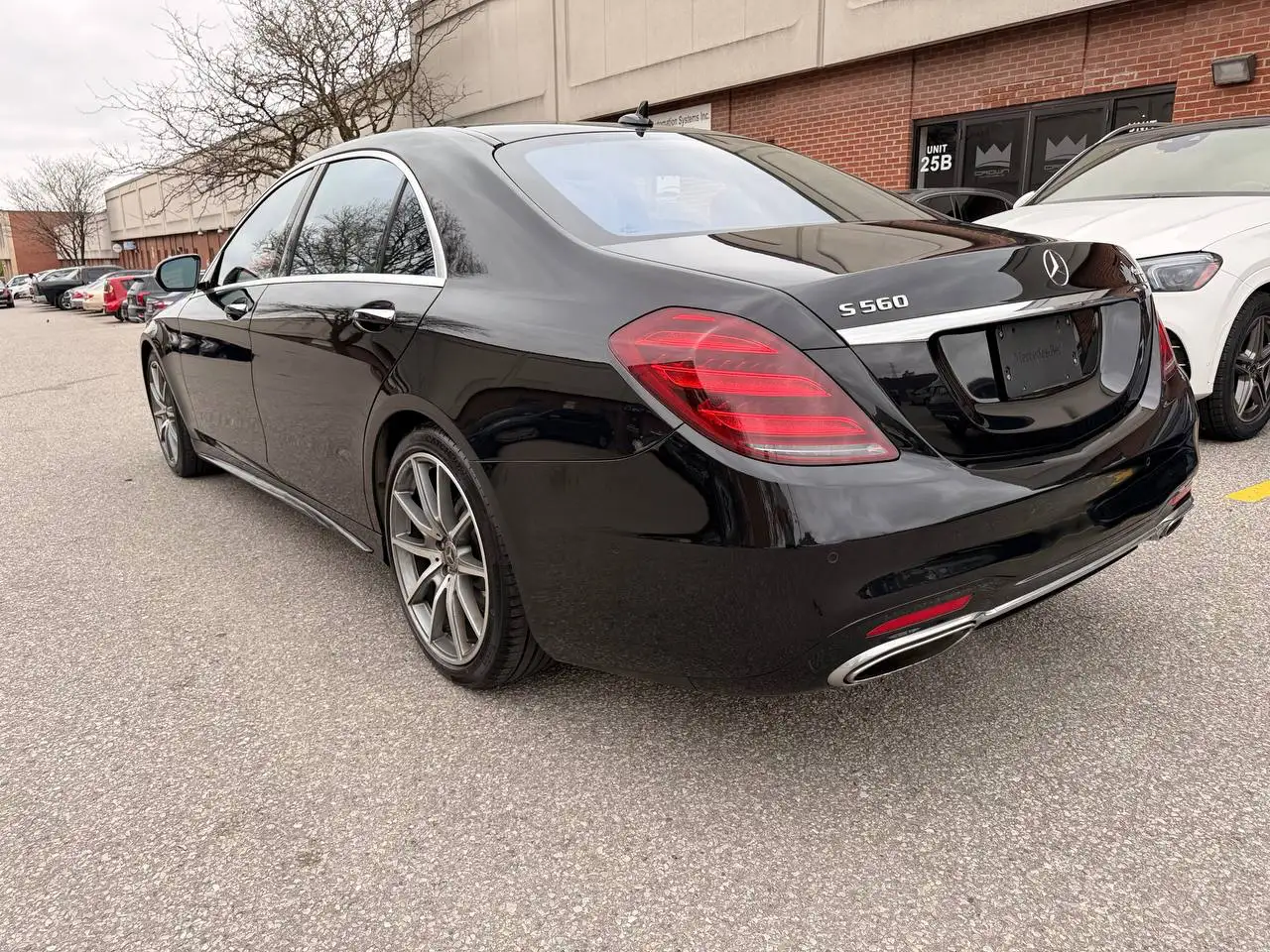 Mercedes-Benz S-Class снимка Mercedes-Benz S-Class