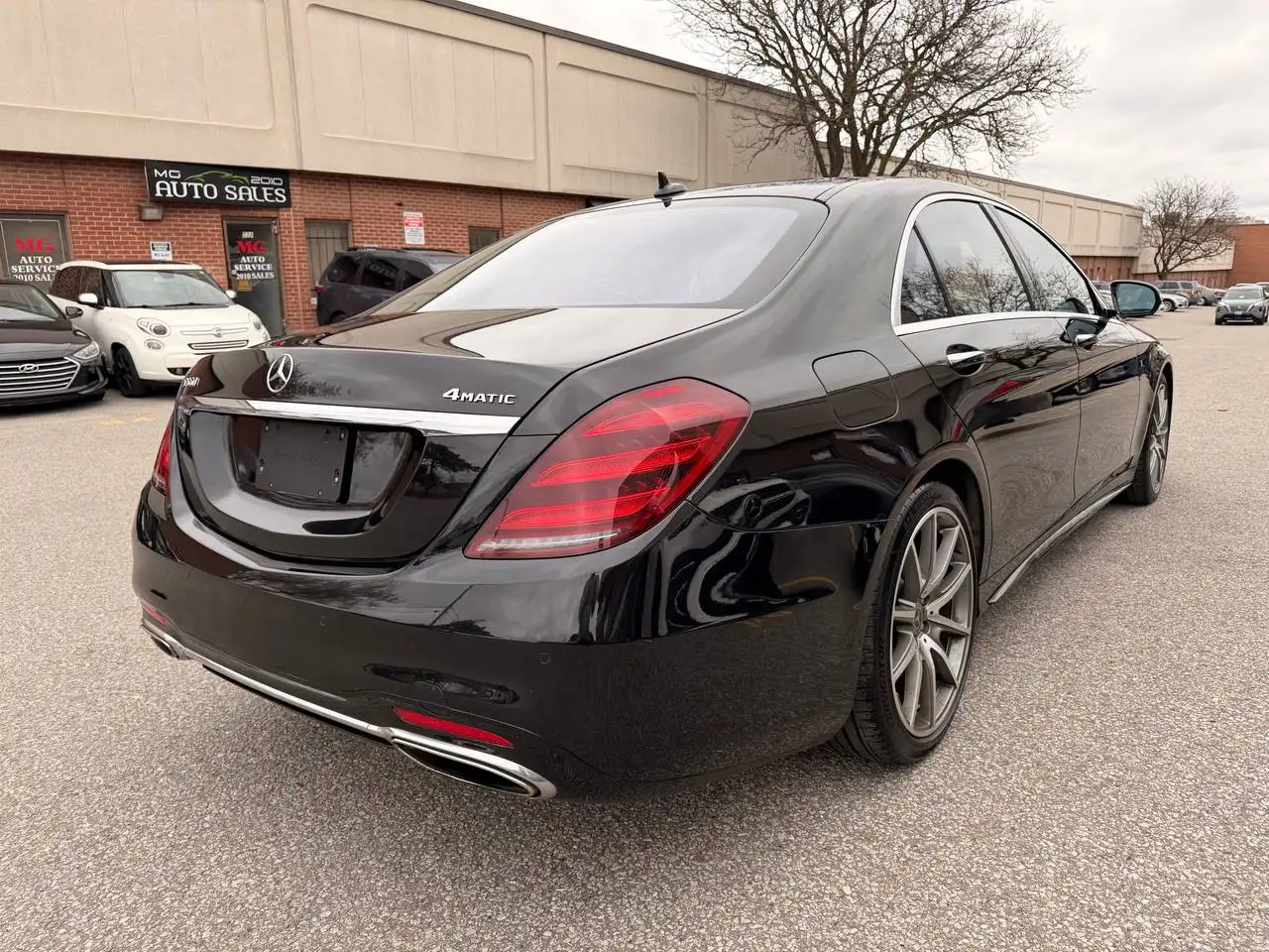 Mercedes-Benz S-Class снимка Mercedes-Benz S-Class