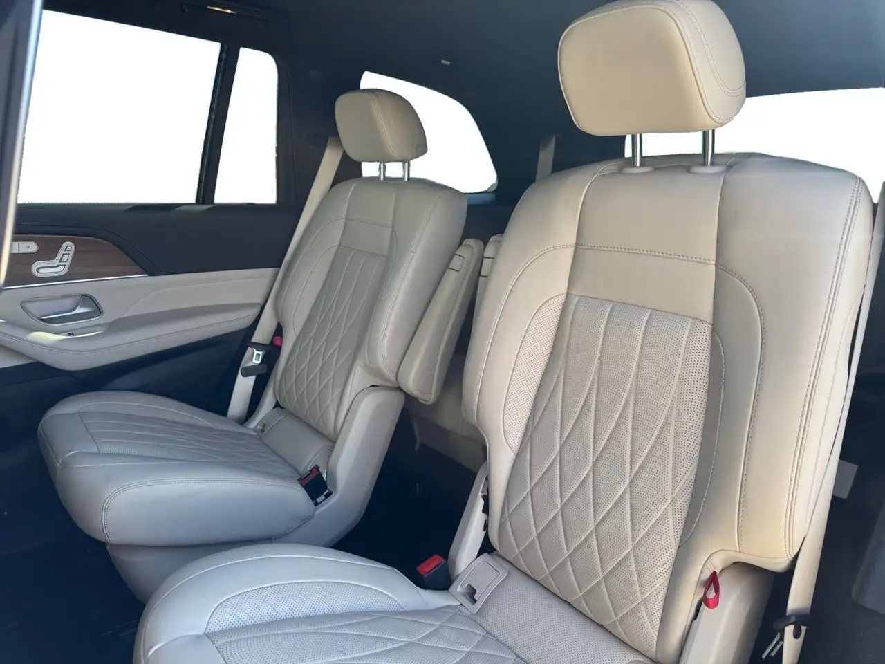 Mercedes-Benz GLS снимка Mercedes-Benz GLS