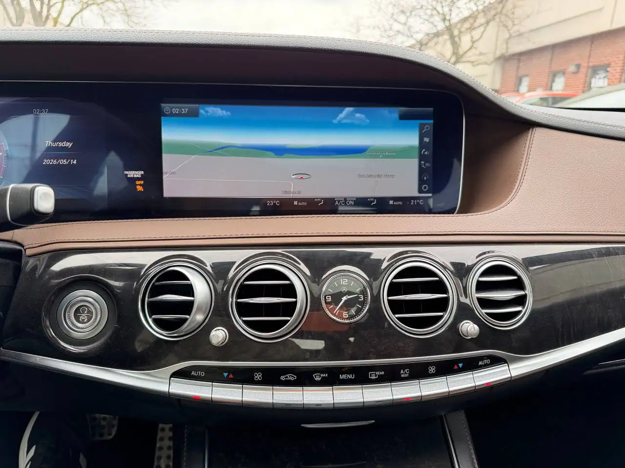 Mercedes-Benz S-Class снимка Mercedes-Benz S-Class