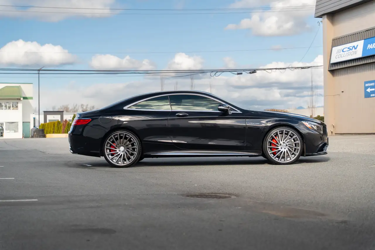 Mercedes-Benz S-Class снимка Mercedes-Benz S-Class