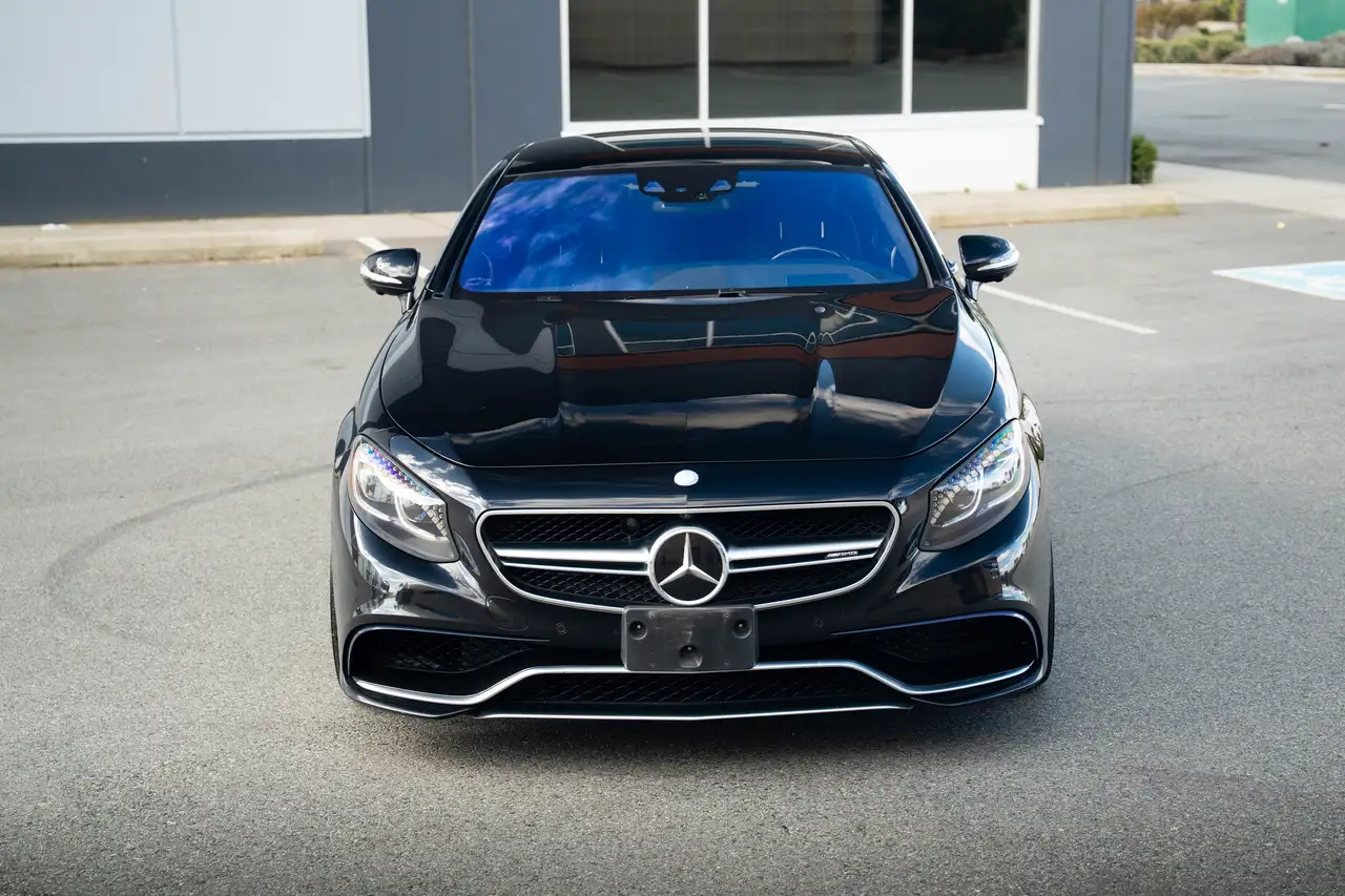 Mercedes-Benz S-Class снимка Mercedes-Benz S-Class