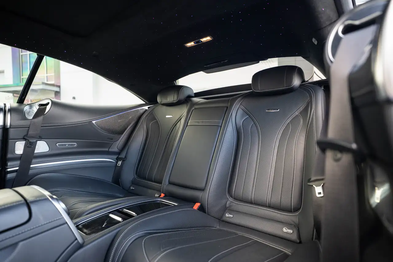 Mercedes-Benz S-Class снимка Mercedes-Benz S-Class
