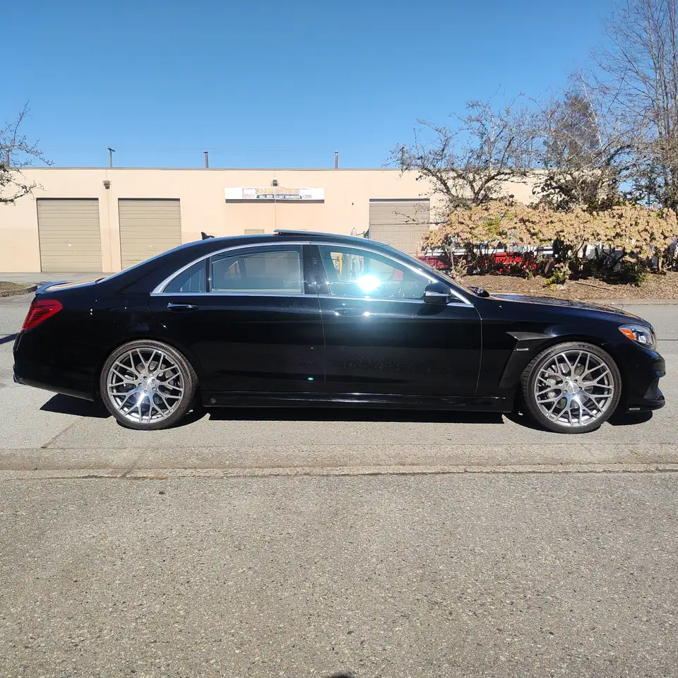 Mercedes-Benz S-Class снимка Mercedes-Benz S-Class