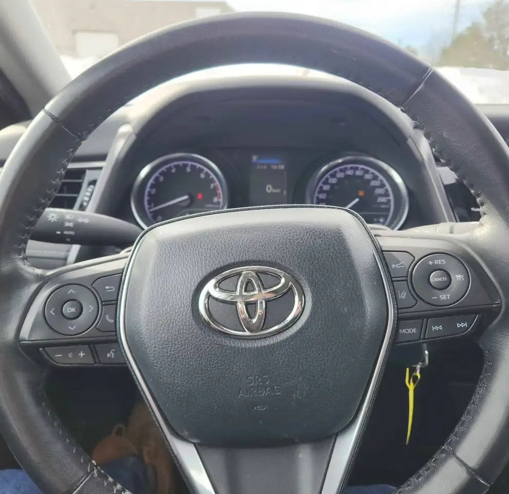 Toyota Camry снимка Toyota Camry