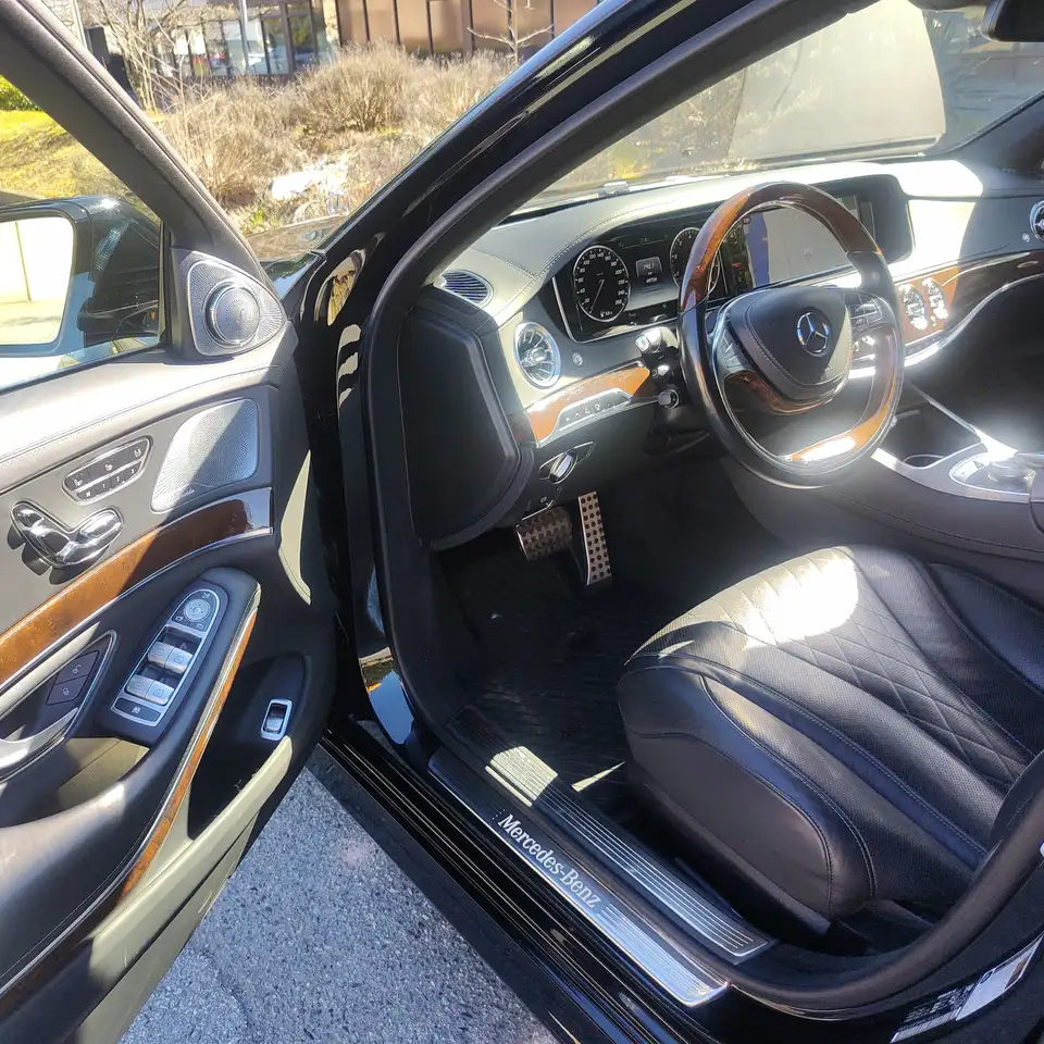 Mercedes-Benz S-Class снимка Mercedes-Benz S-Class