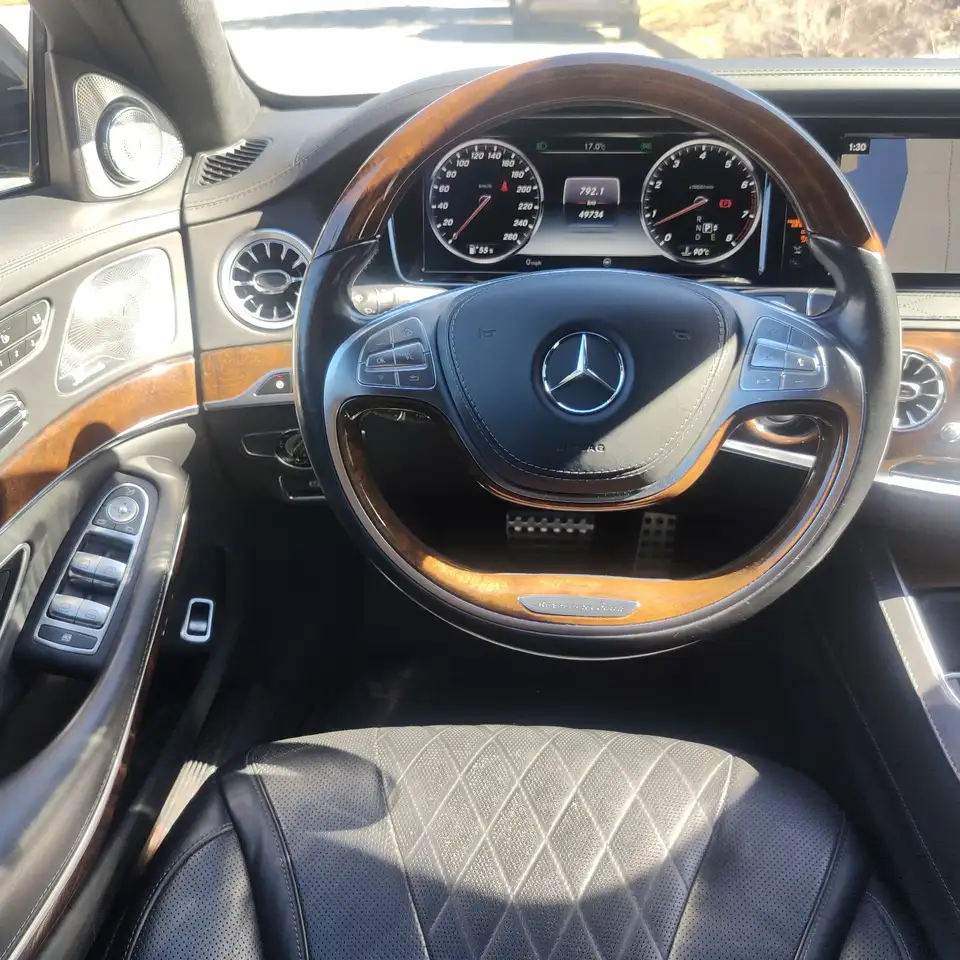 Mercedes-Benz S-Class снимка Mercedes-Benz S-Class