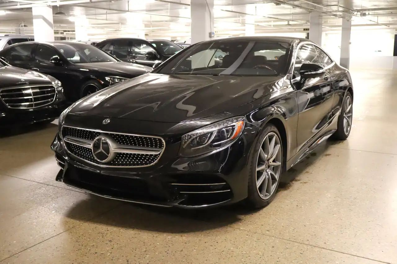 Mercedes-Benz S-Class снимка Mercedes-Benz S-Class