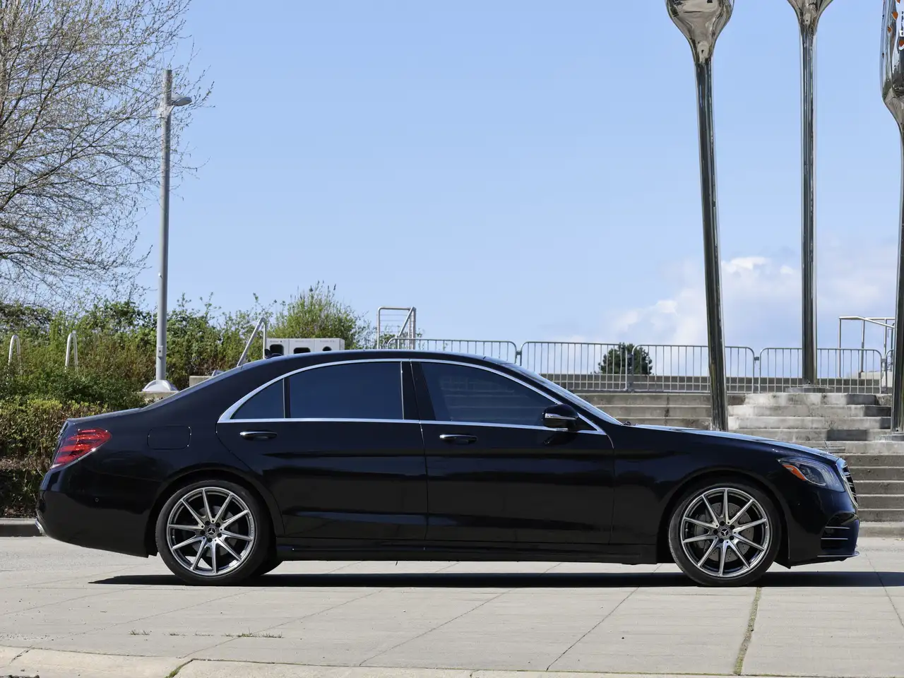 Mercedes-Benz S-Class снимка Mercedes-Benz S-Class