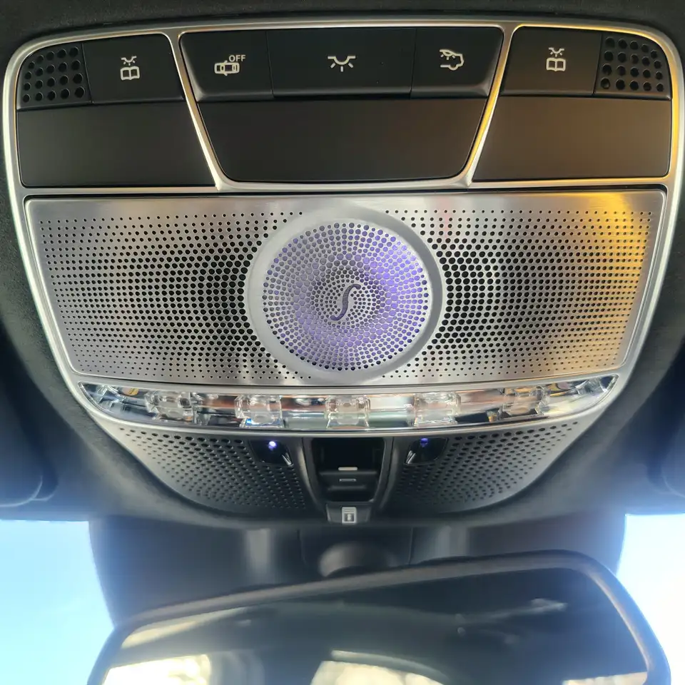 Mercedes-Benz S-Class снимка Mercedes-Benz S-Class