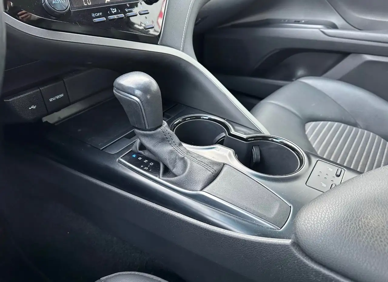 Toyota Camry снимка Toyota Camry