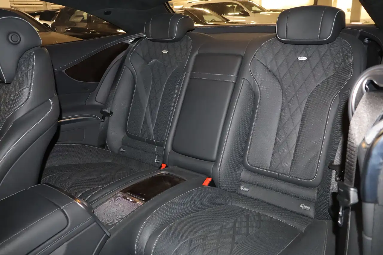 Mercedes-Benz S-Class снимка Mercedes-Benz S-Class