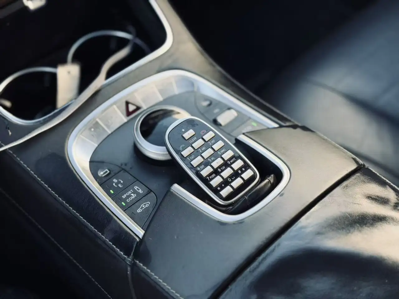 Mercedes-Benz S-Class снимка Mercedes-Benz S-Class