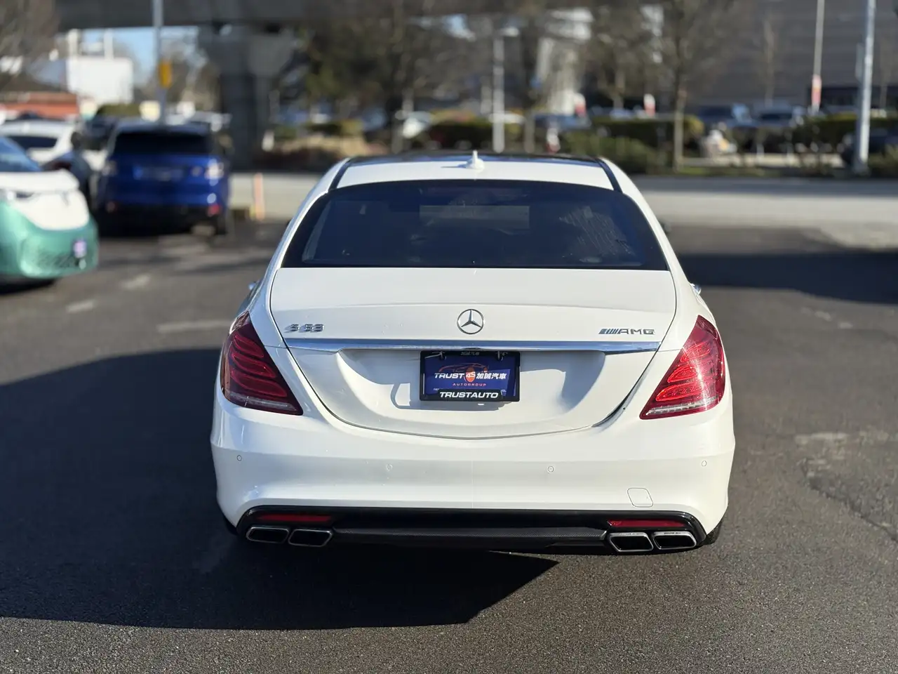 Mercedes-Benz S-Class снимка Mercedes-Benz S-Class