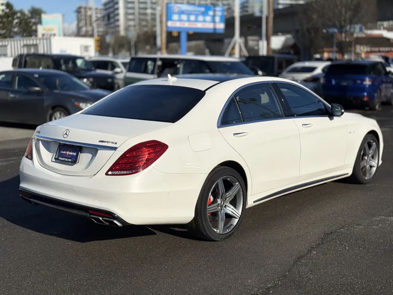Mercedes-Benz S-Class снимка Mercedes-Benz S-Class