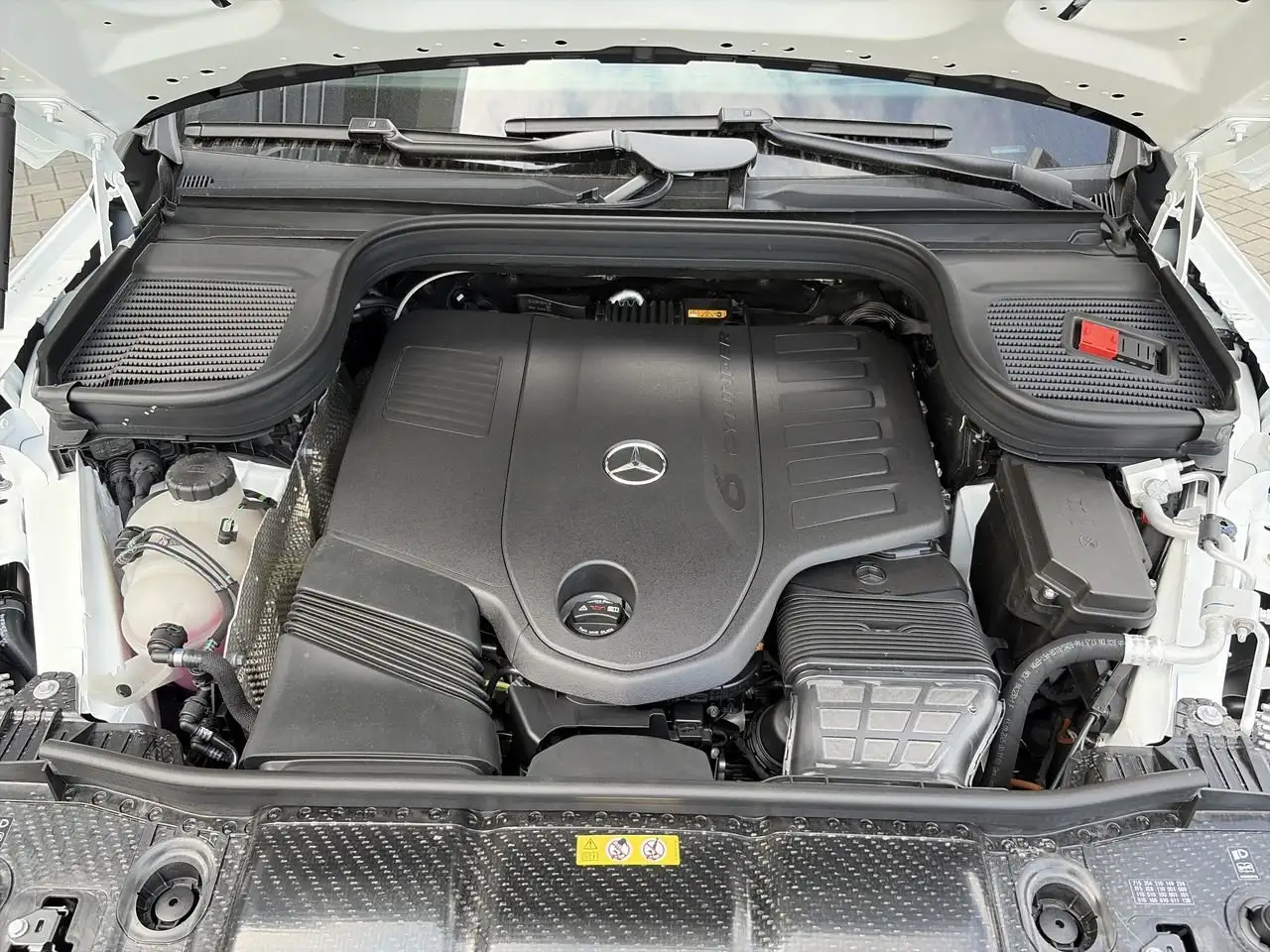 Mercedes-Benz GLS снимка Mercedes-Benz GLS
