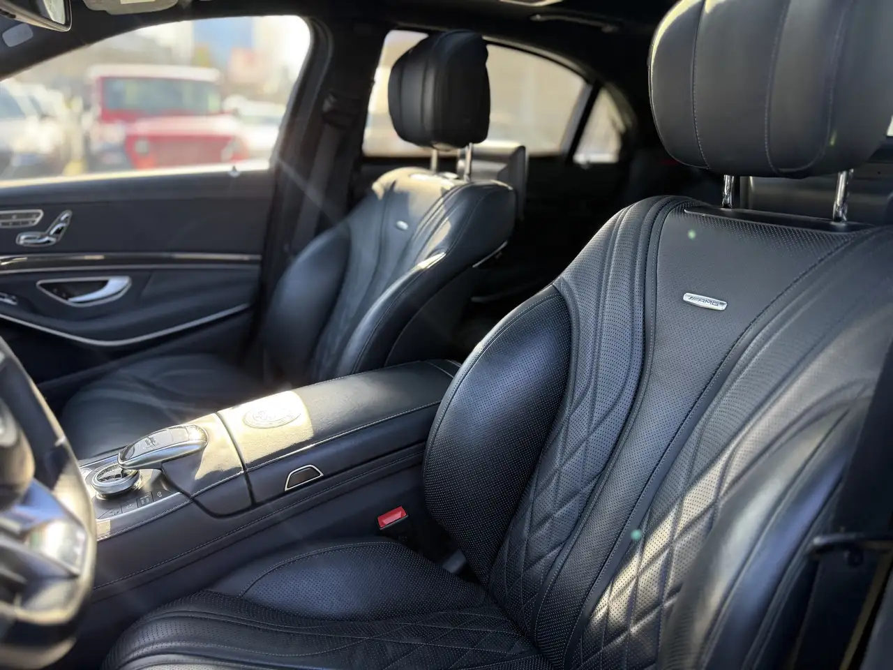 Mercedes-Benz S-Class снимка Mercedes-Benz S-Class