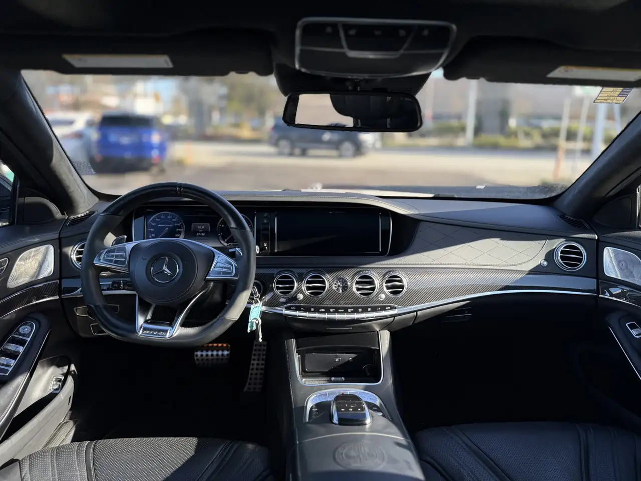 Mercedes-Benz S-Class снимка Mercedes-Benz S-Class