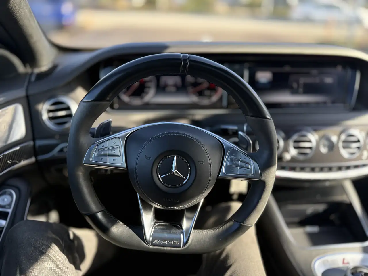 Mercedes-Benz S-Class снимка Mercedes-Benz S-Class